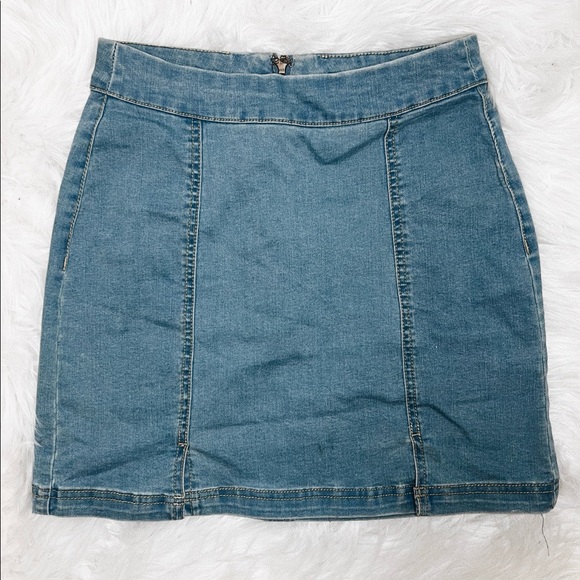 Forever 21 Denim Mini Skirt - Picture 2 of 3